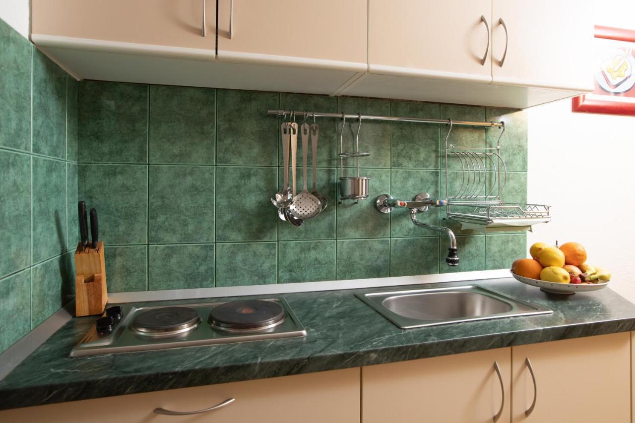 Pine And Sunshine Apartments Podgora Luaran gambar