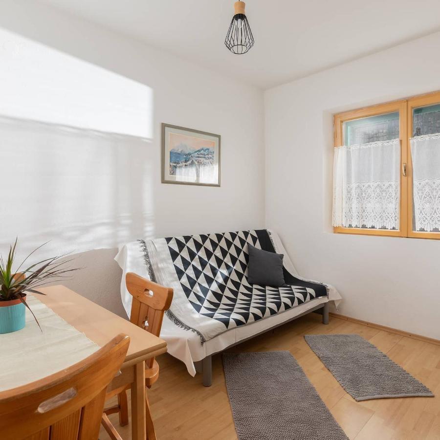 Pine And Sunshine Apartments Podgora Luaran gambar