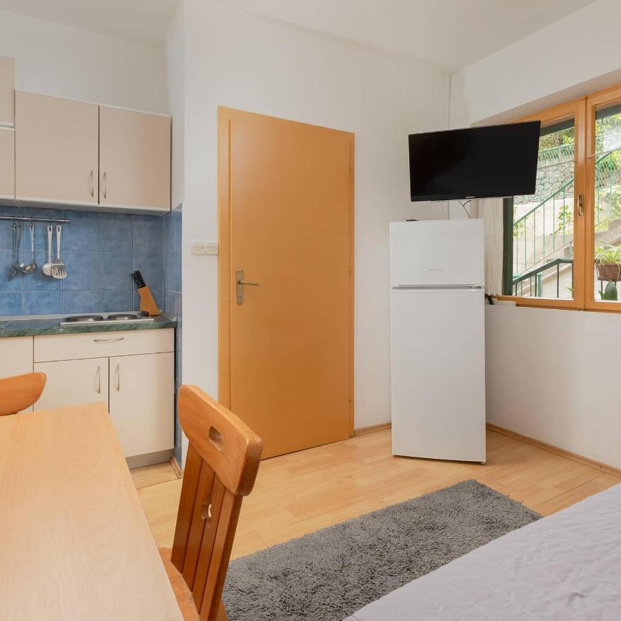 Pine And Sunshine Apartments Podgora Luaran gambar